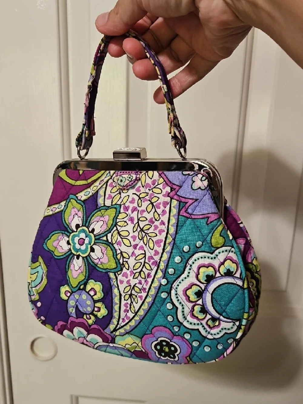 Vera Bradley Kisslock Mini Quilted Paisley Crossbody Bag - Picture 2 of 8
